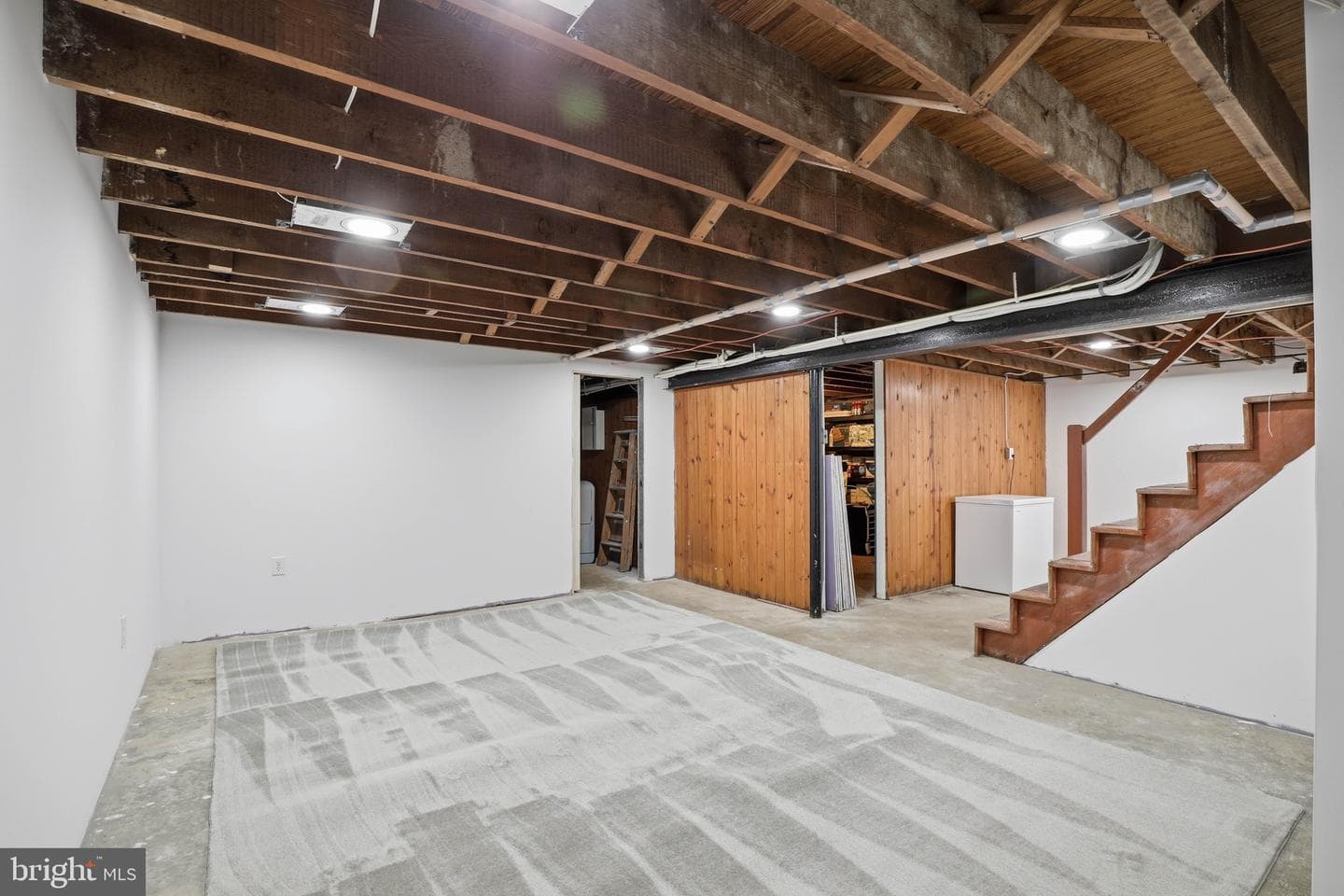 168 Elizabeth Street photo 31