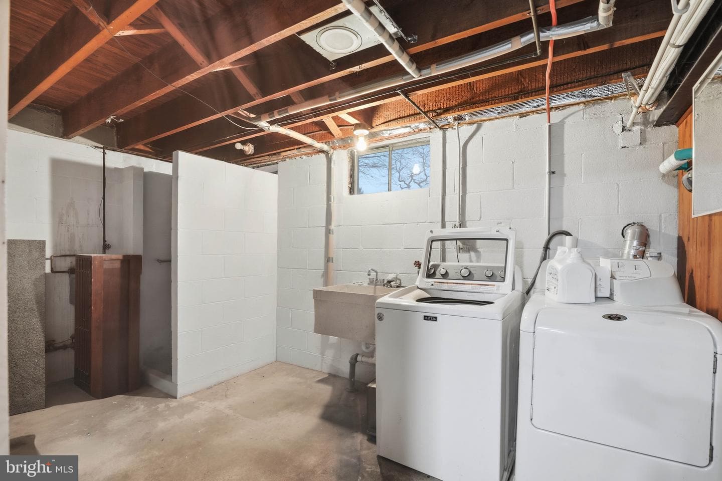 168 Elizabeth Street photo 33