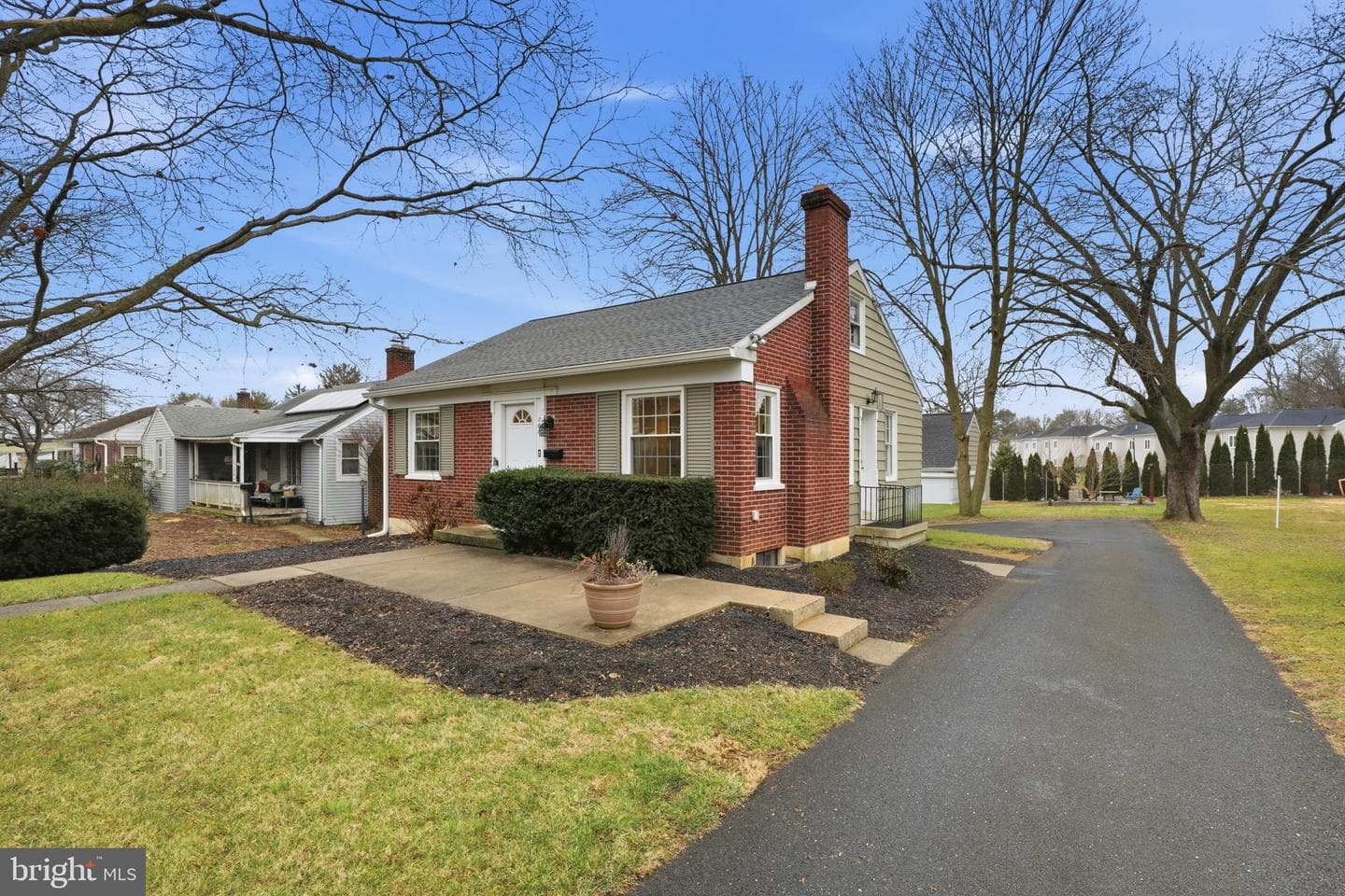 168 Elizabeth Street photo 35