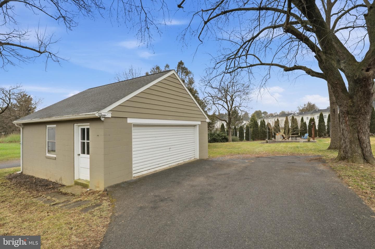 168 Elizabeth Street photo 38