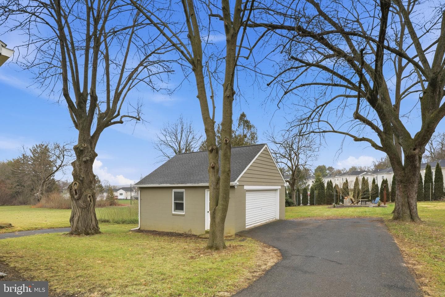 168 Elizabeth Street photo 42