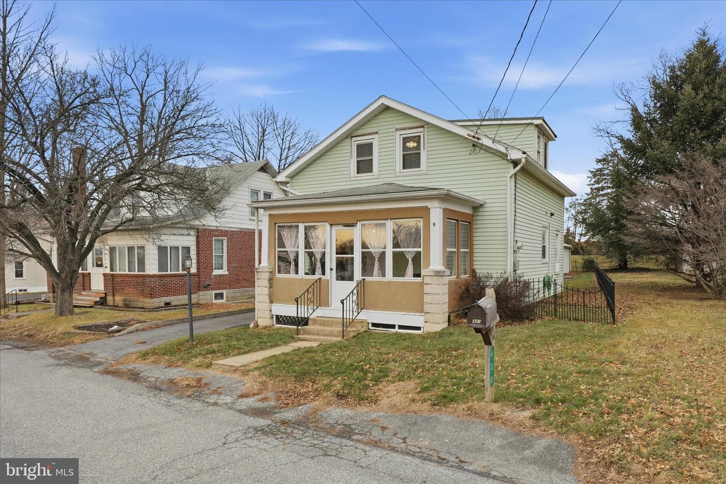 433 Elwyn Terrace photo 10