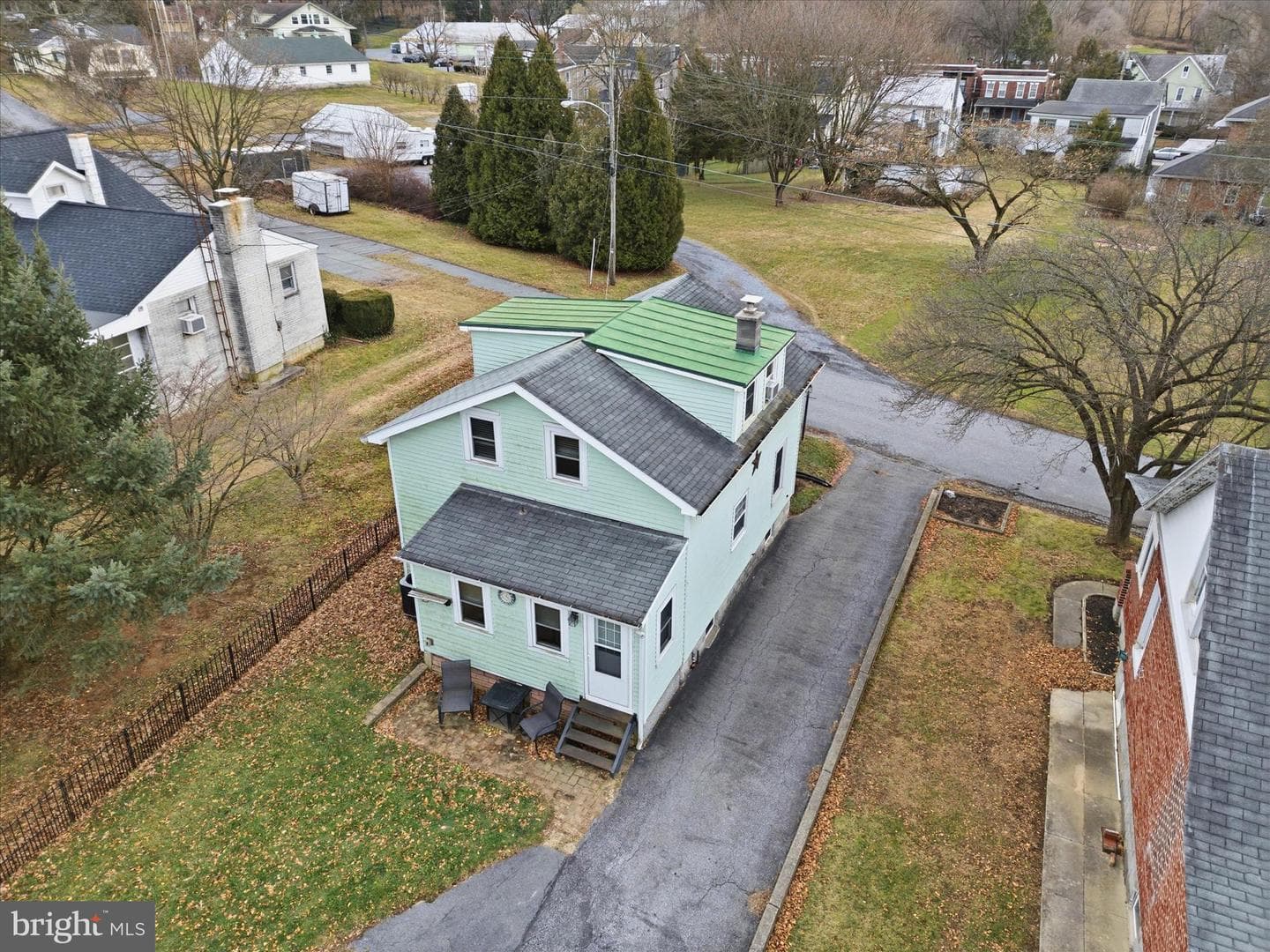 433 Elwyn Terrace photo 32