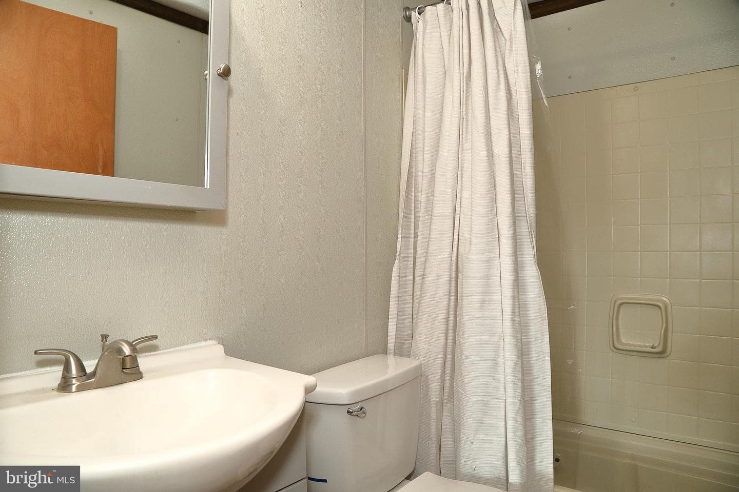 699 Lilac Drive photo 18