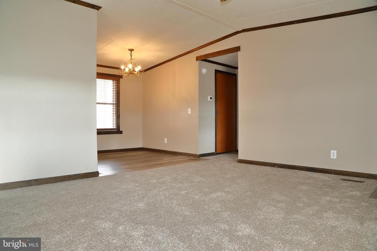 699 Lilac Drive photo 8