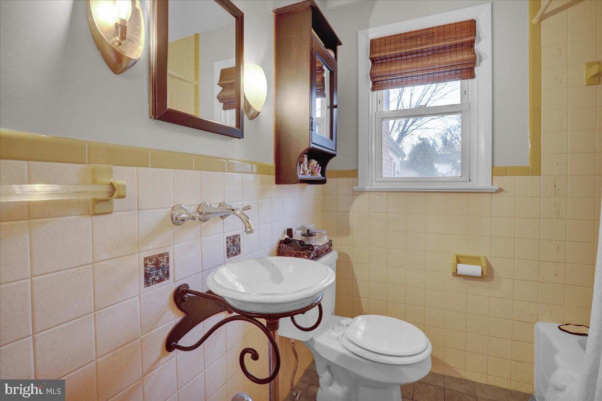329 Dahlia Road photo 10