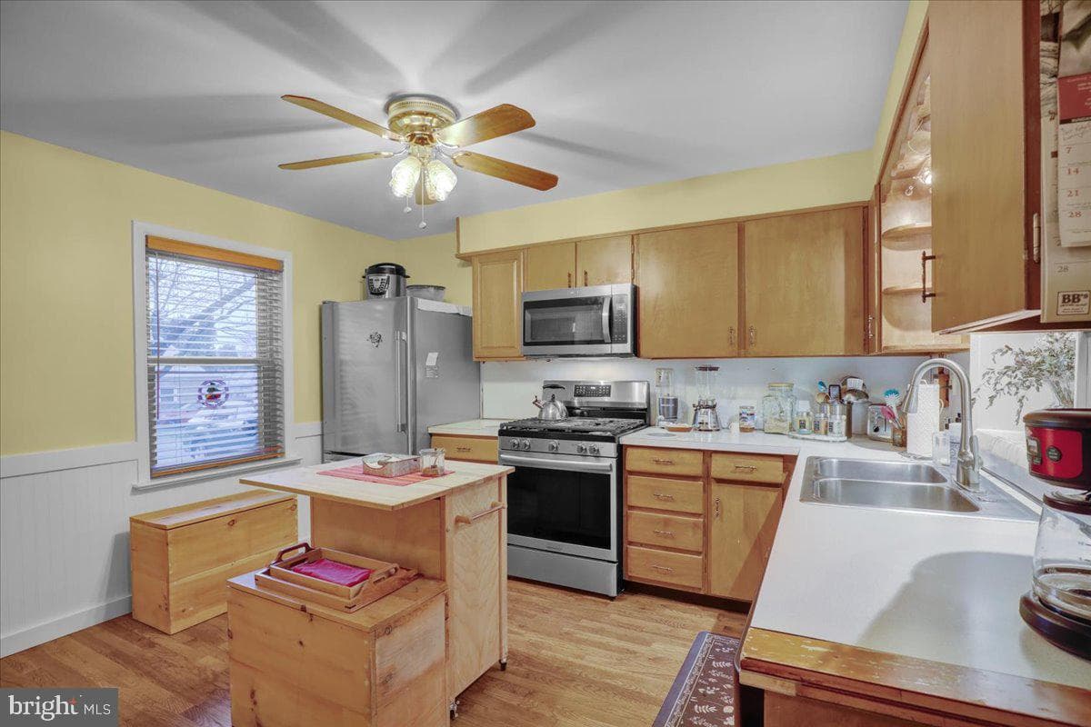 329 Dahlia Road photo 15