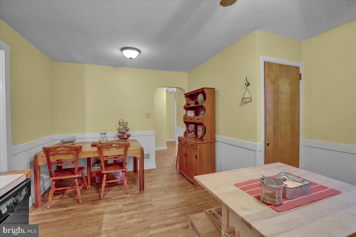 329 Dahlia Road photo 16
