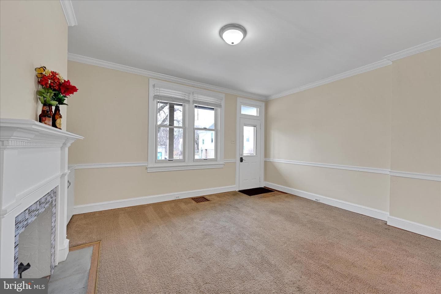 240 Laurel Street photo 10