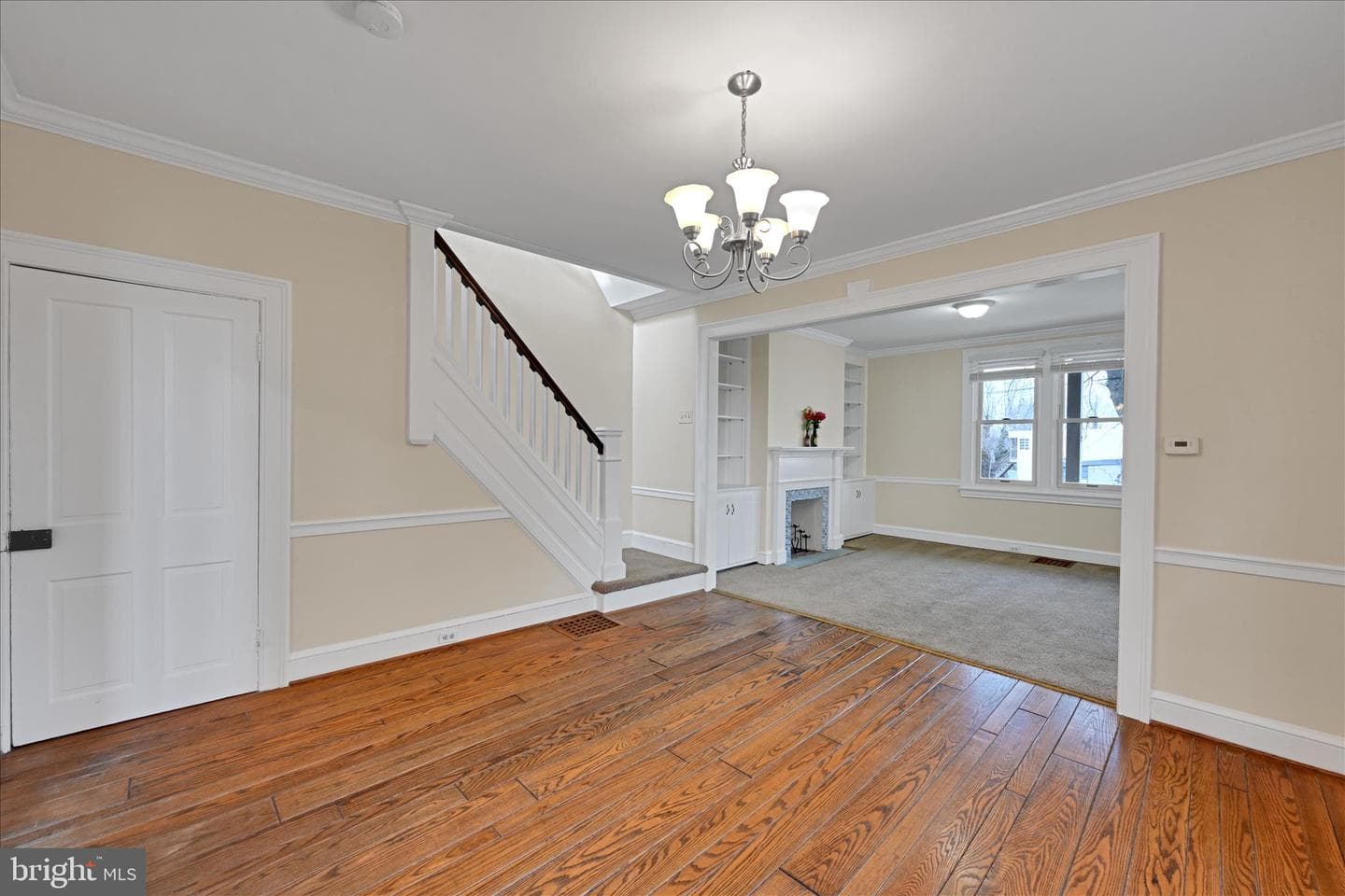 240 Laurel Street photo 12