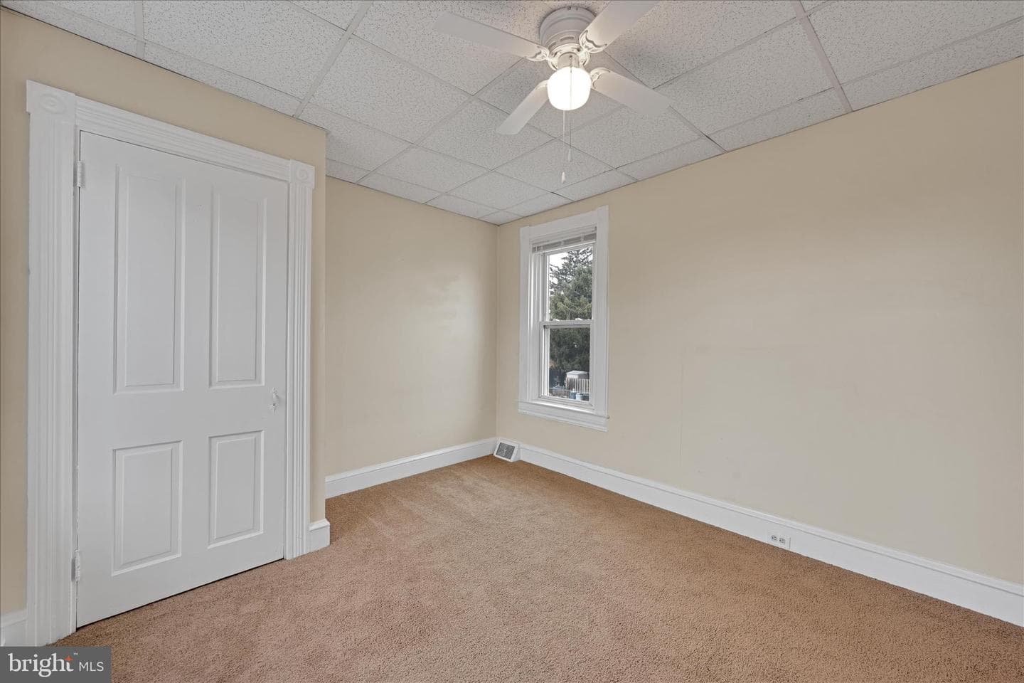 240 Laurel Street photo 23