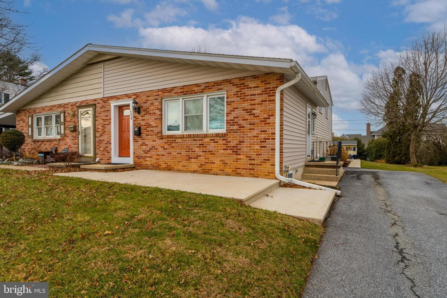 534 W Marion Street photo 1
