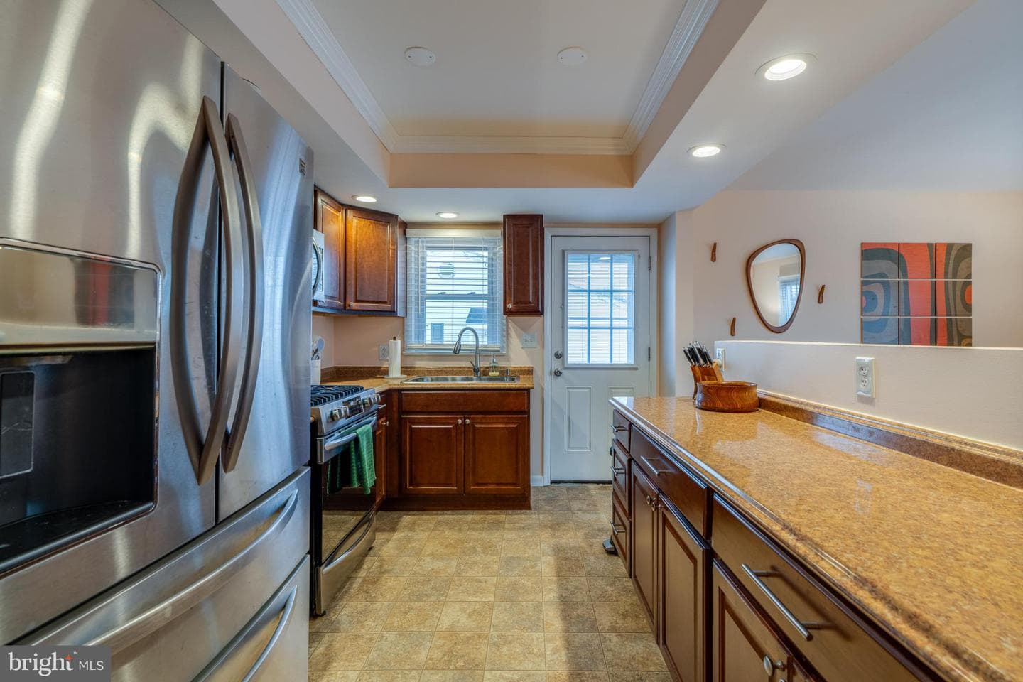 534 W Marion Street photo 12