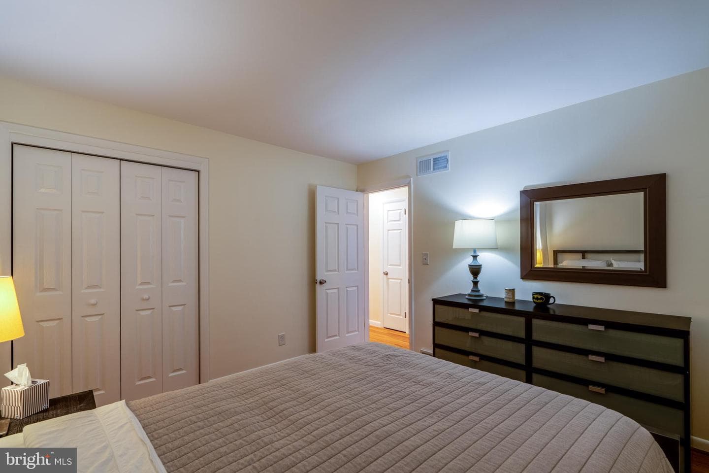 534 W Marion Street photo 18