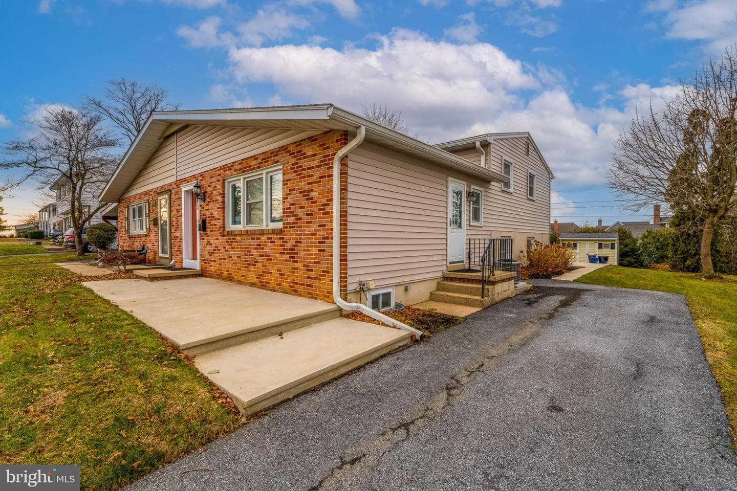 534 W Marion Street photo 2