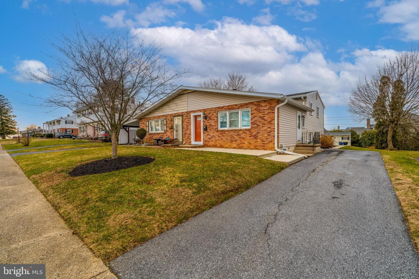 534 W Marion Street photo 43