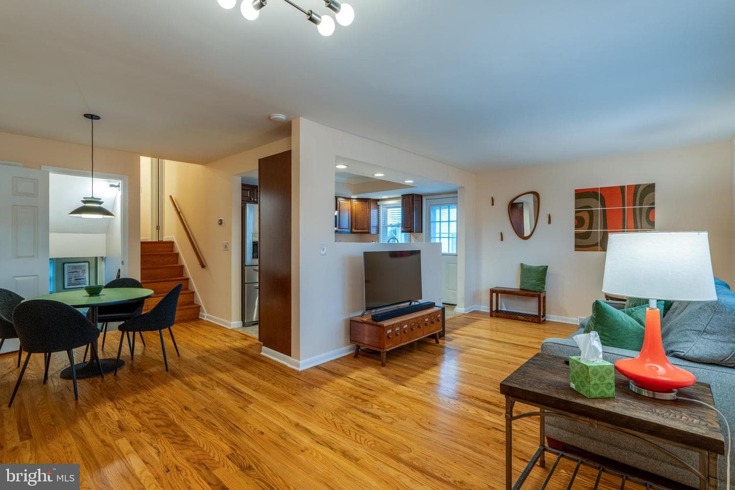 534 W Marion Street photo 6