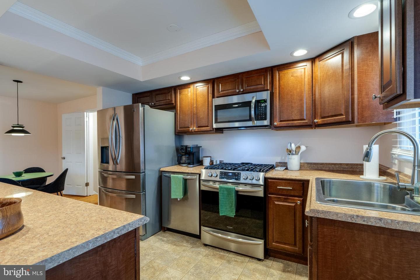 534 W Marion Street photo 9