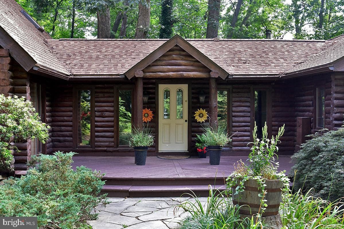 225 Black Road, Quarryville