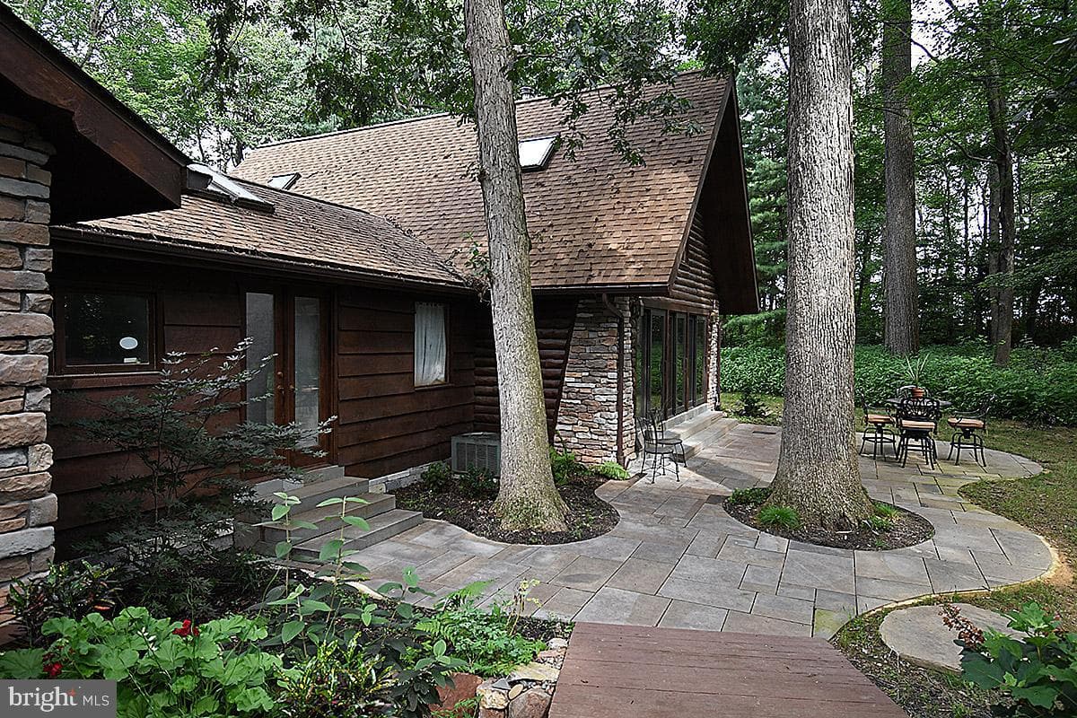 225 Black Road photo 84