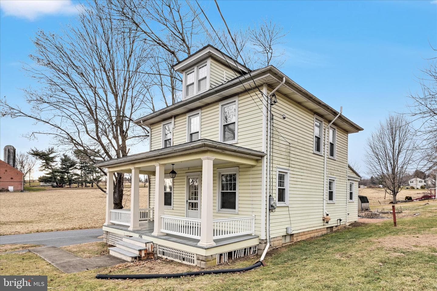 1596 New Danville Pike photo 3