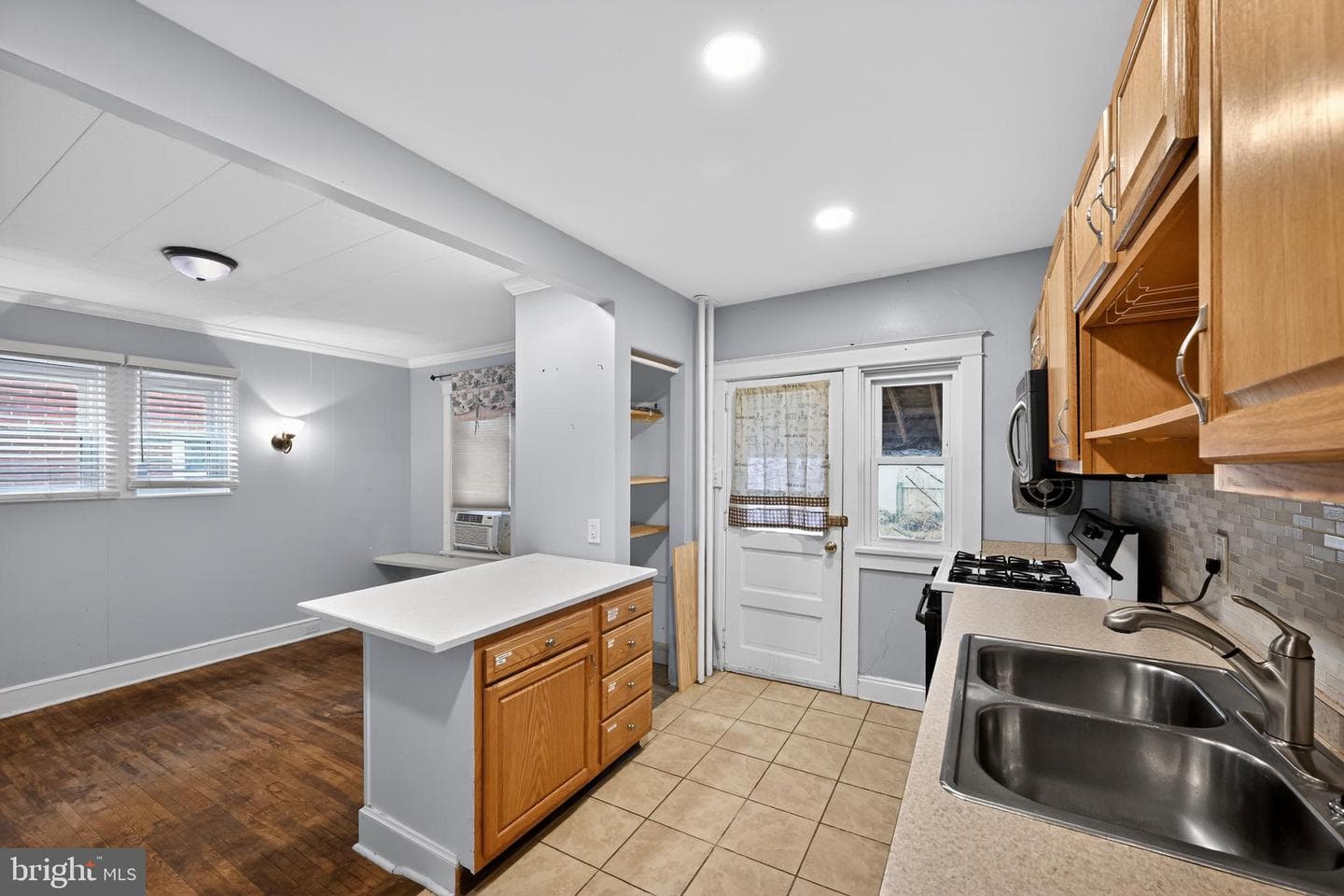 108 S Pearl Street photo 14