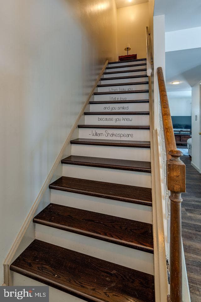 113 Oak Knoll Circle photo 3