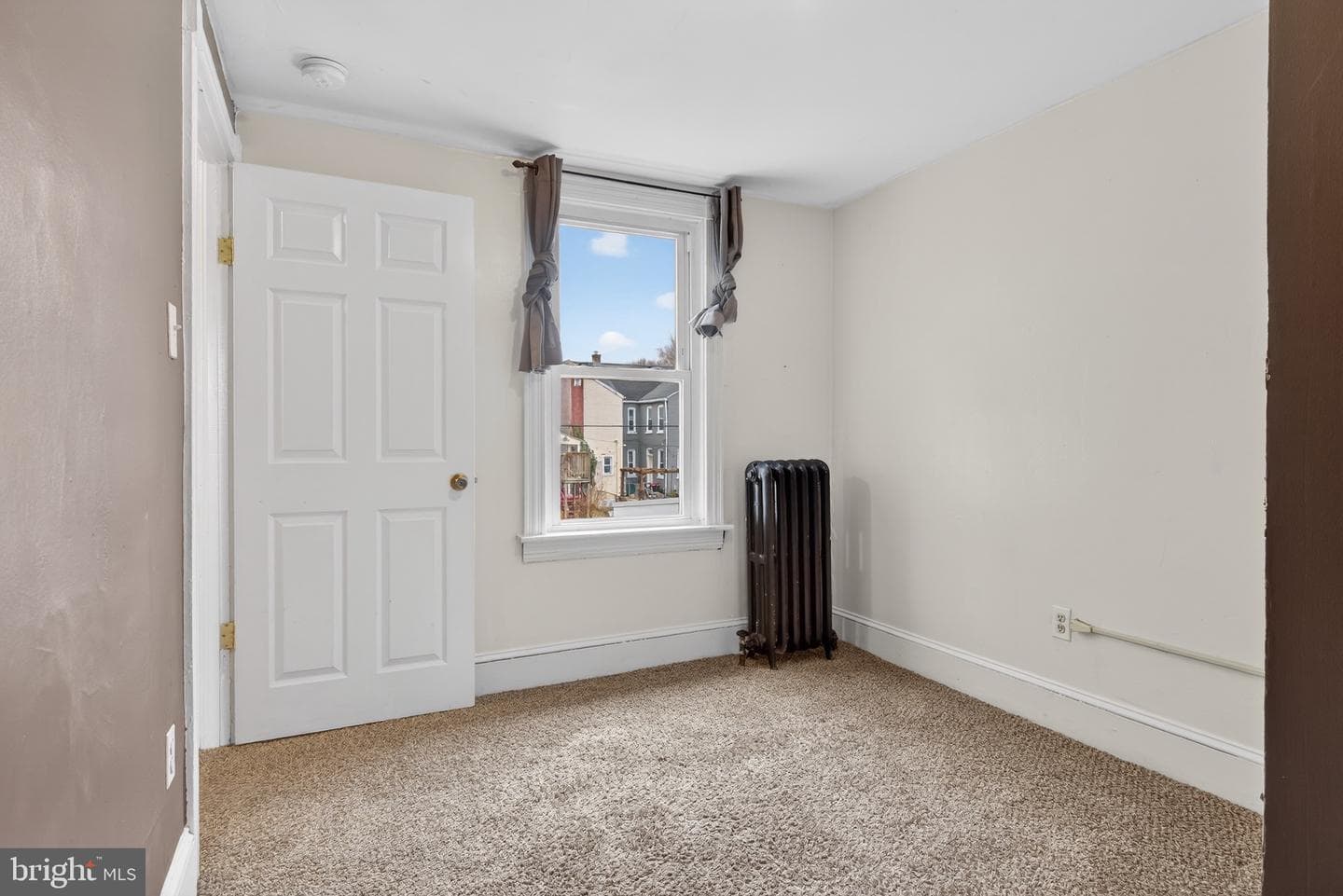 742 E Fulton Street photo 18