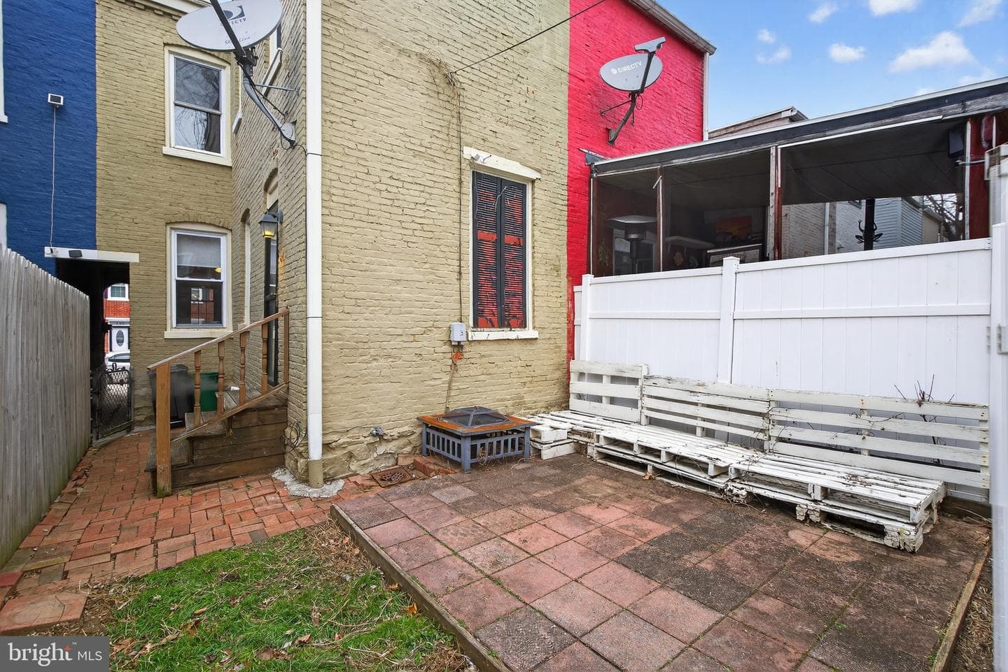 742 E Fulton Street photo 24