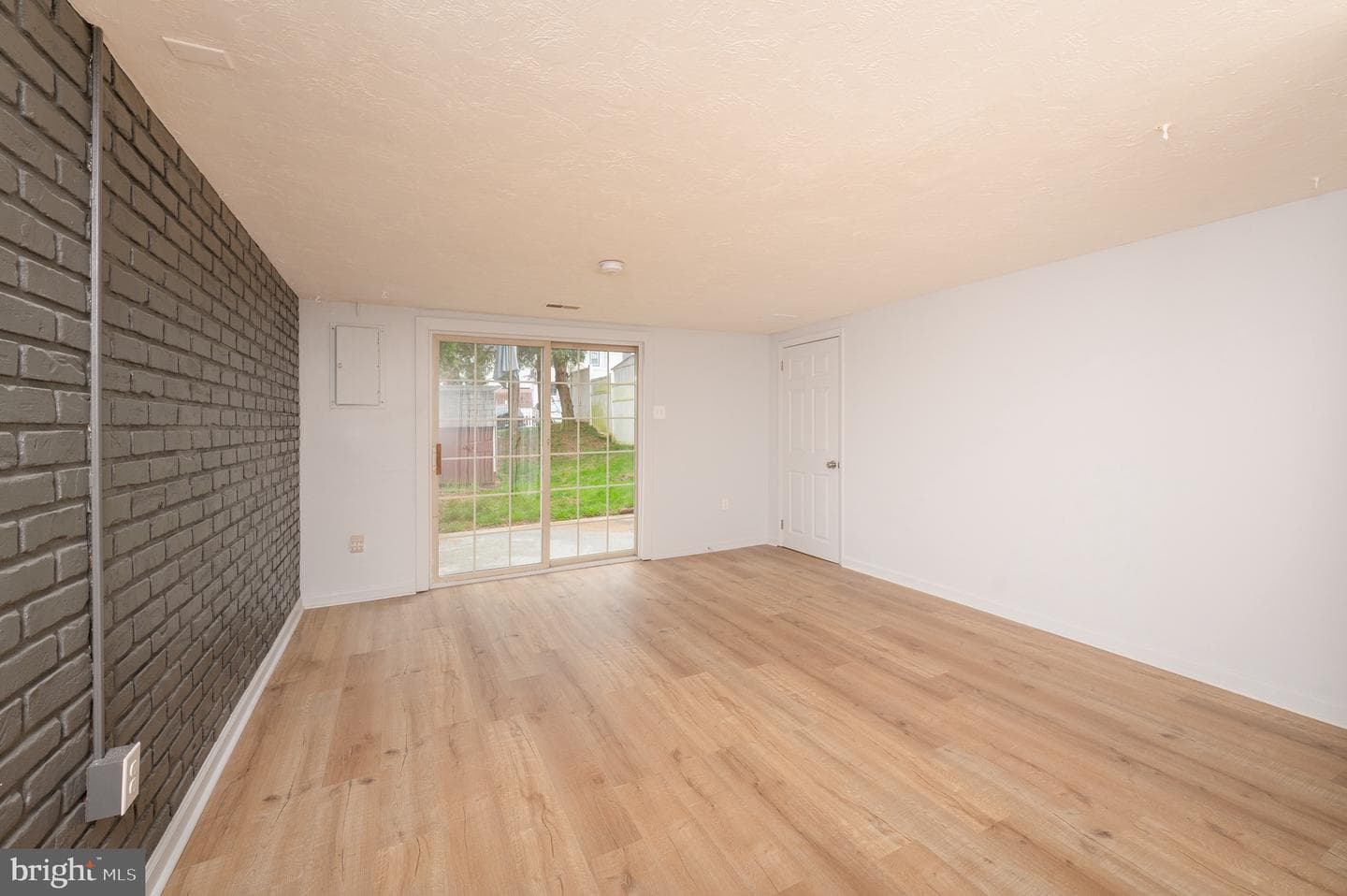 870 Hilton Drive photo 22