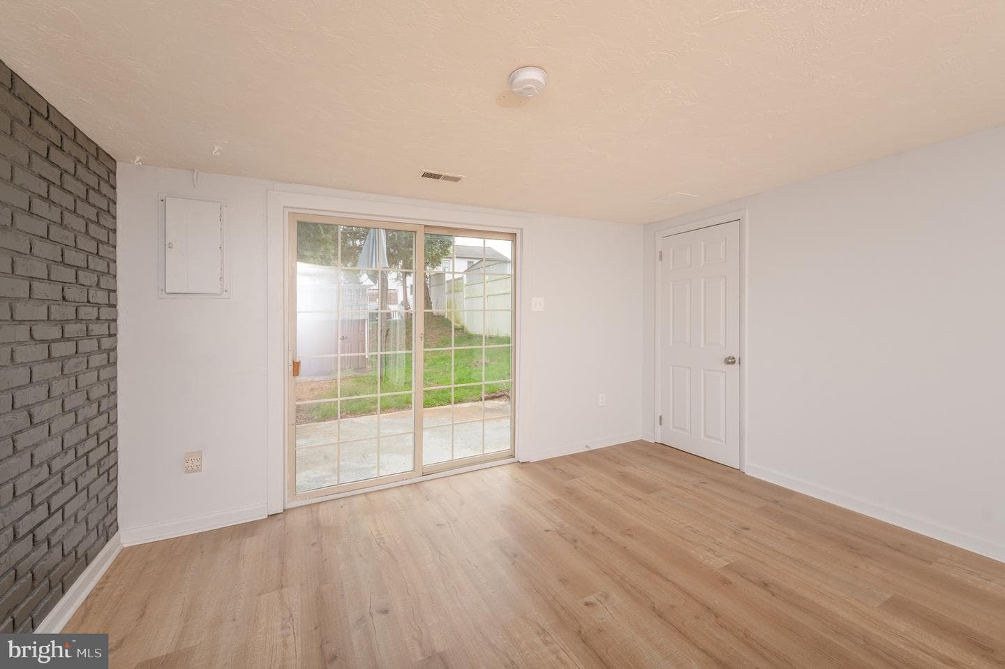 870 Hilton Drive photo 23