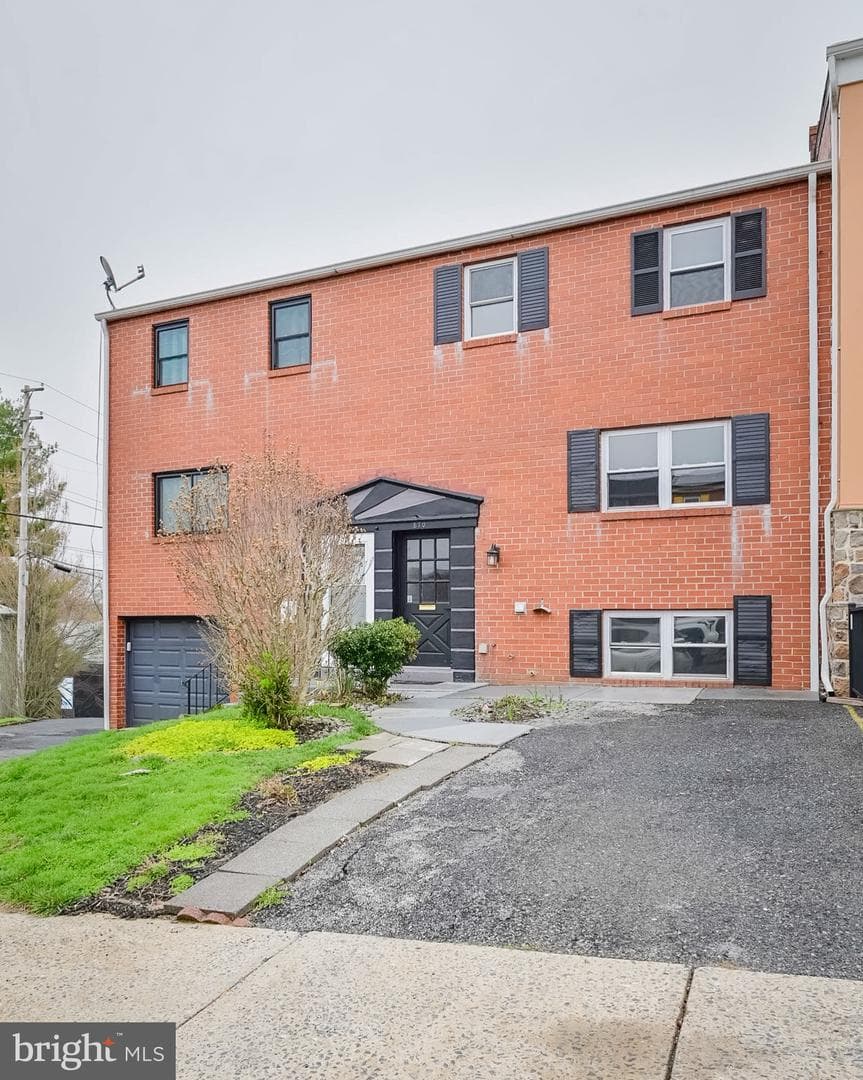 870 Hilton Drive photo 33