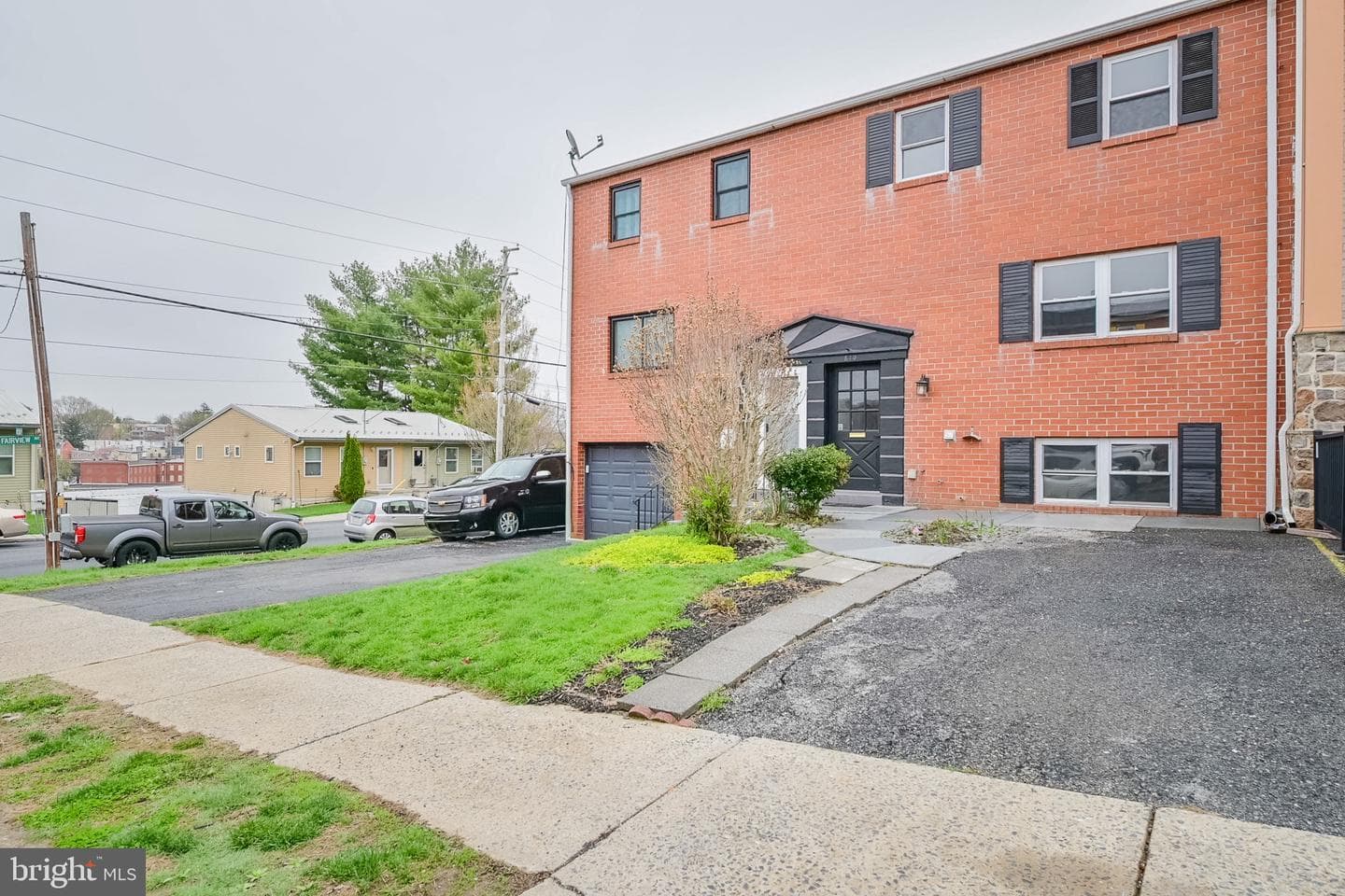 870 Hilton Drive photo 34