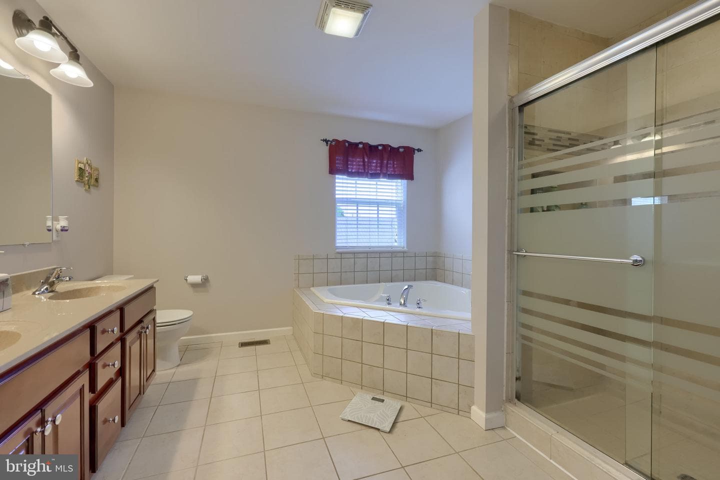 504 Brookshire Drive photo 32