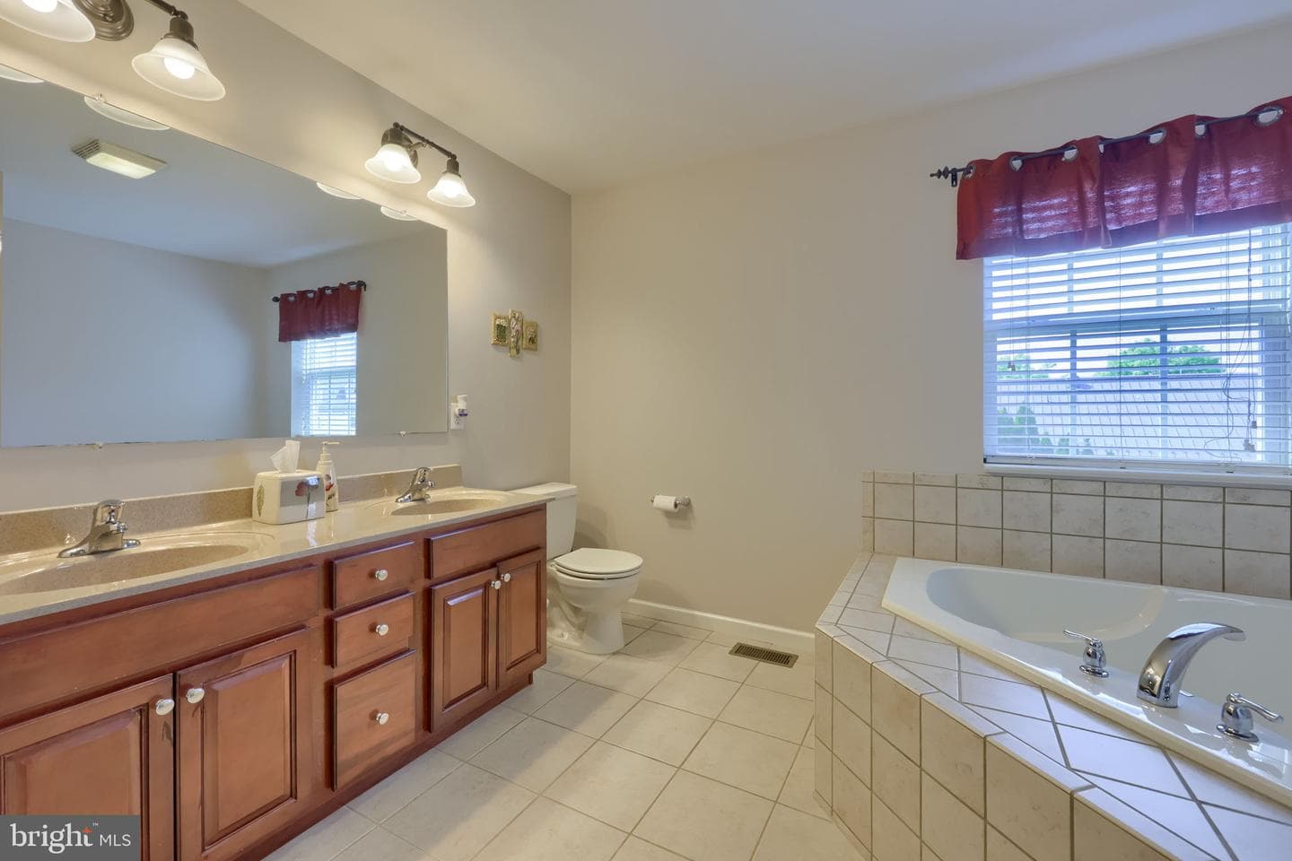 504 Brookshire Drive photo 33