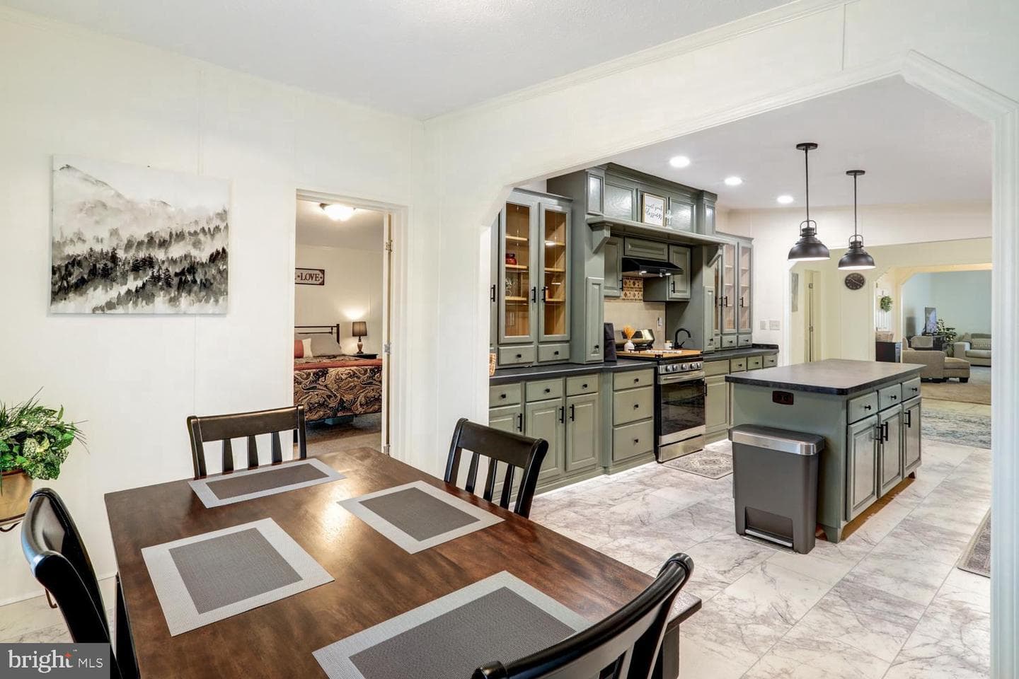64 Ridgewood Manor photo 18