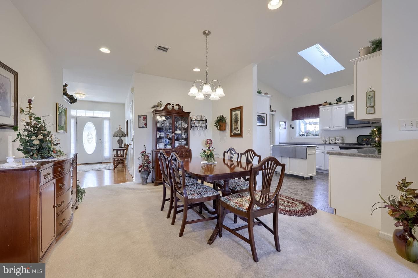 562 Blossom Trail photo 11