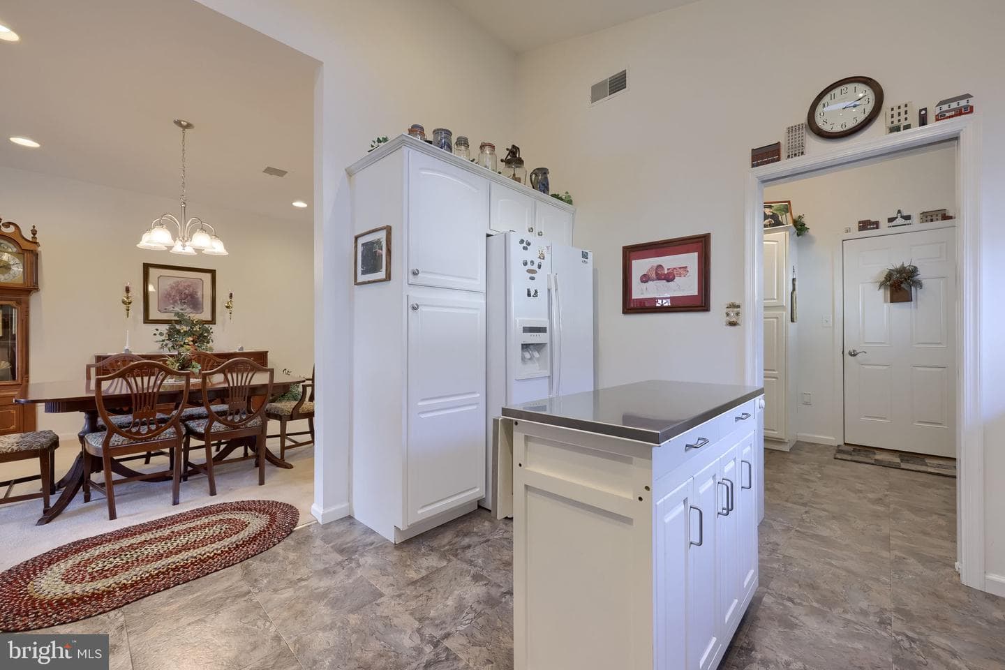 562 Blossom Trail photo 16