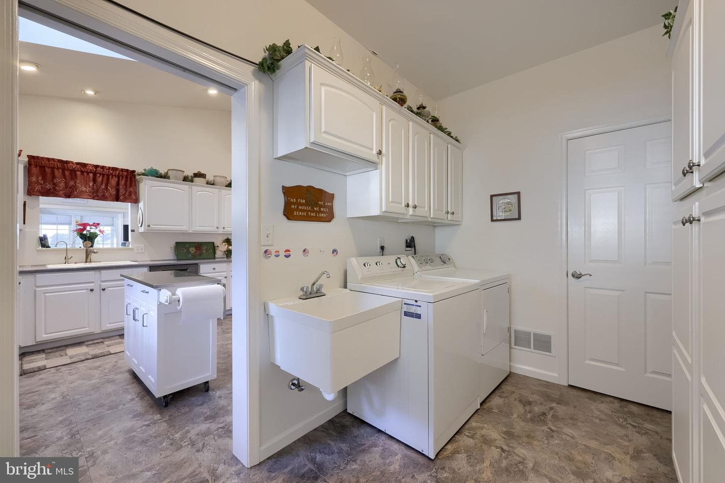 562 Blossom Trail photo 19