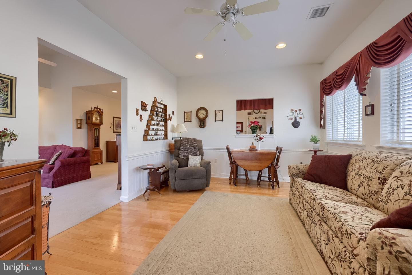 562 Blossom Trail photo 23