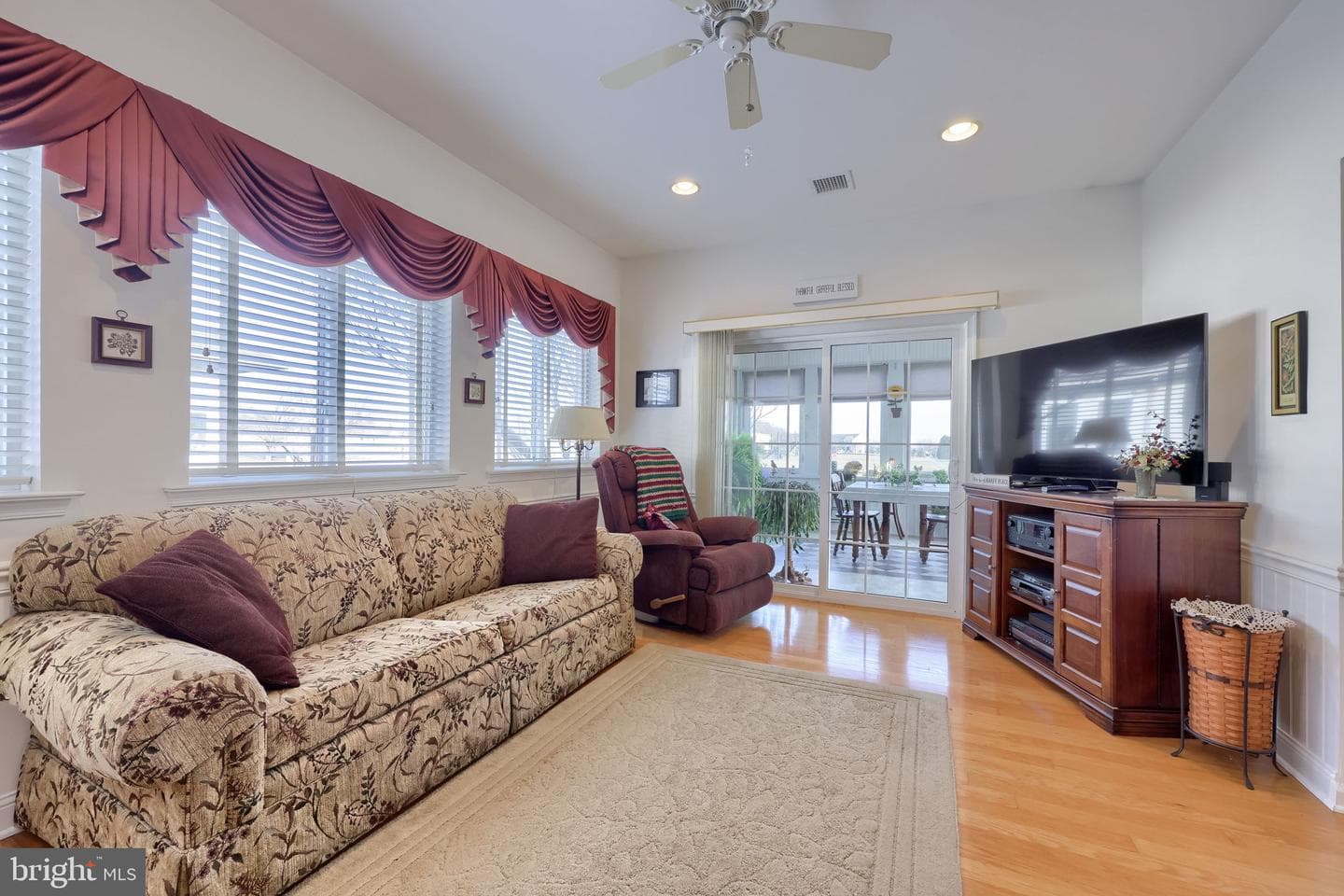 562 Blossom Trail photo 25