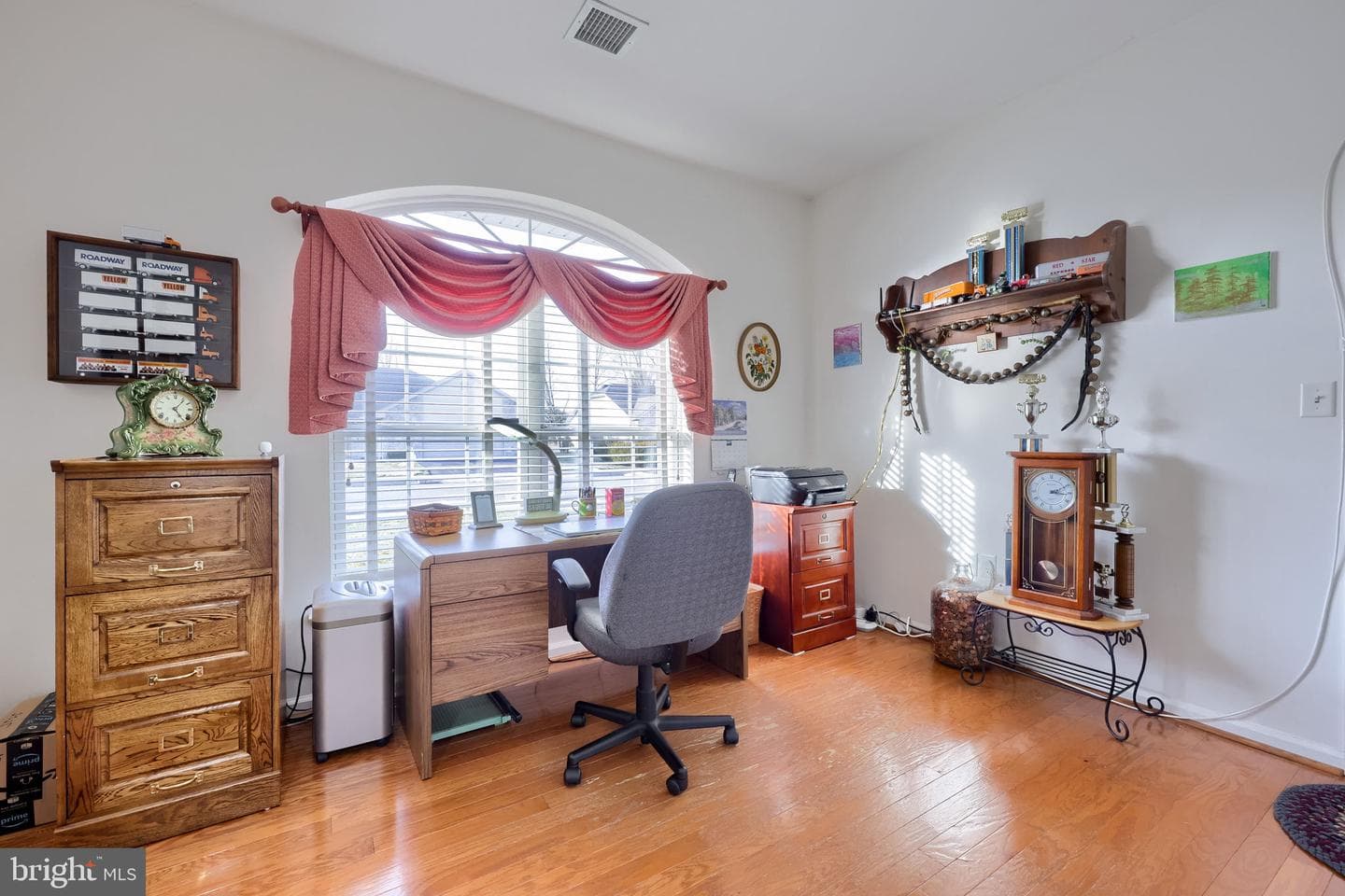 562 Blossom Trail photo 33