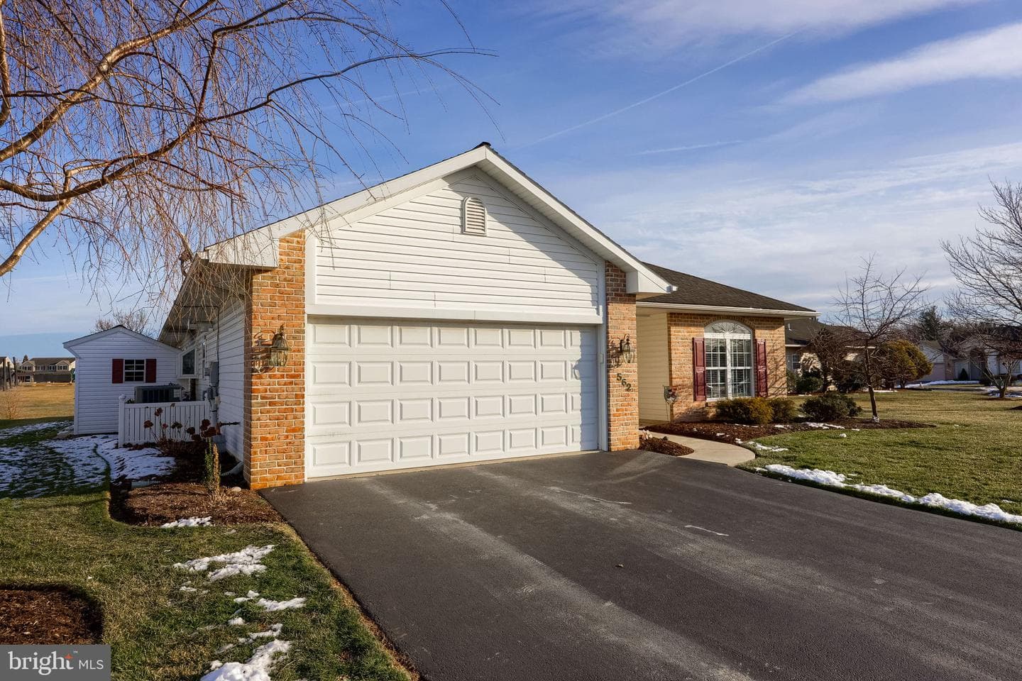 562 Blossom Trail photo 4