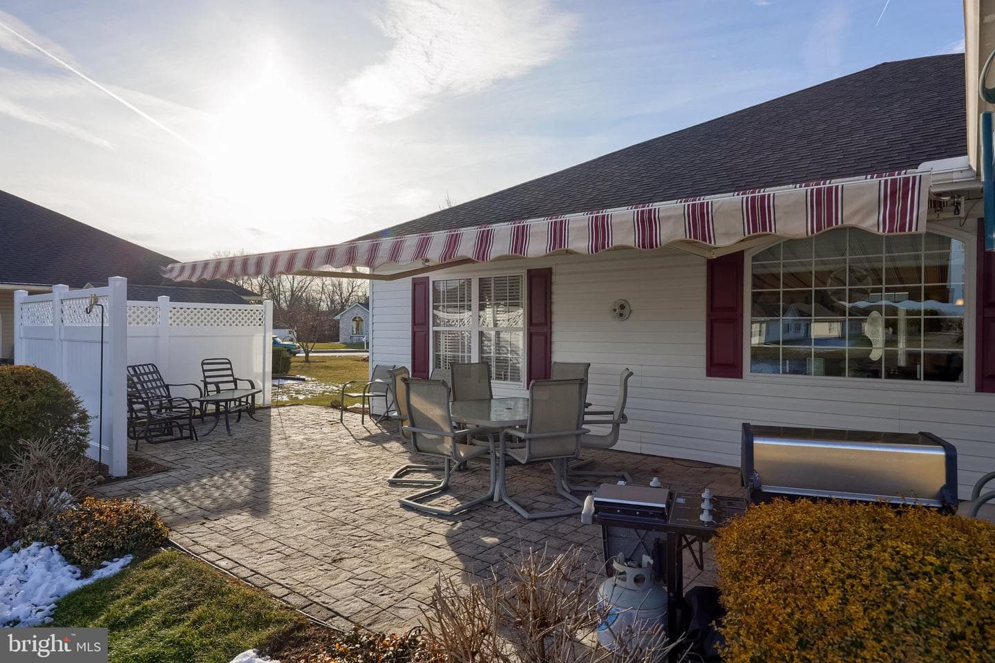 562 Blossom Trail photo 9