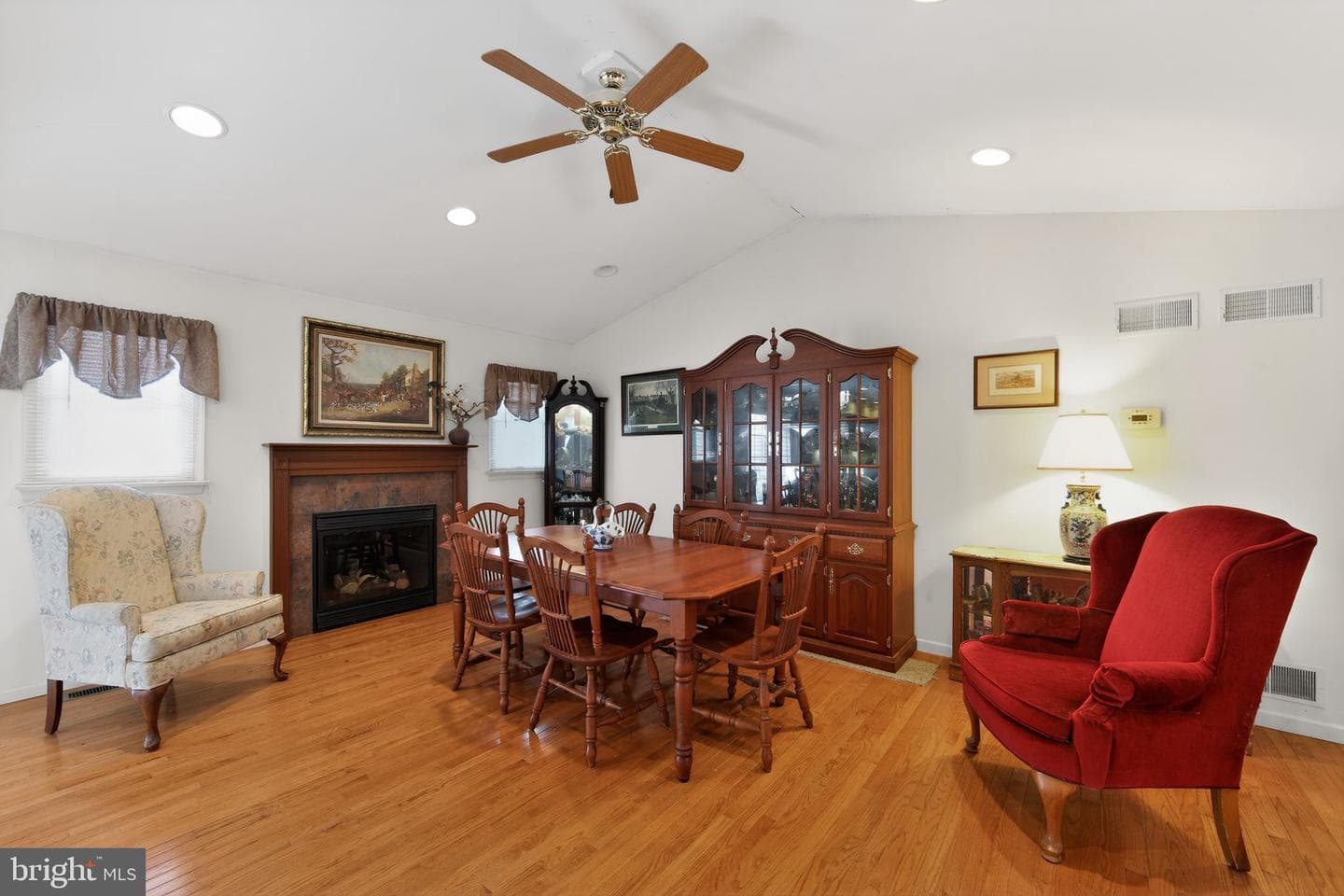 581 Rosehill Drive photo 16