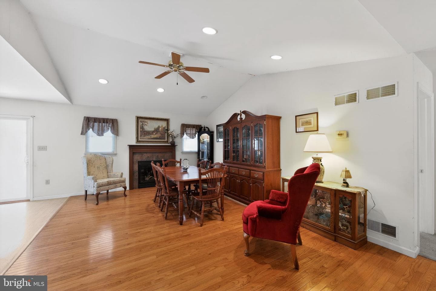 581 Rosehill Drive photo 17