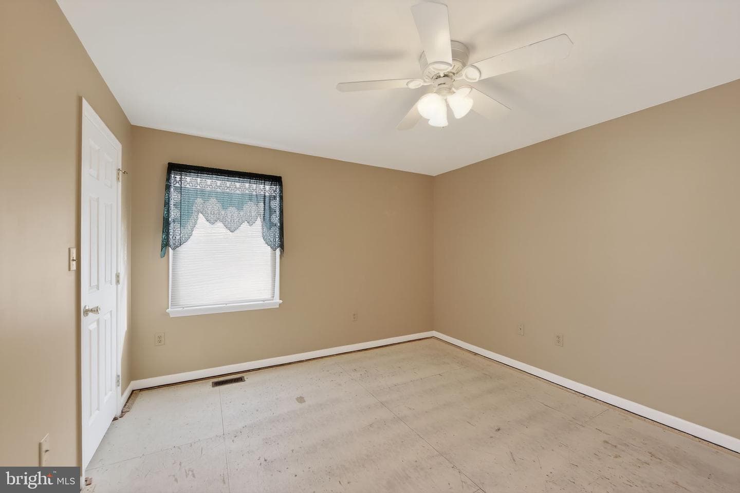 581 Rosehill Drive photo 20