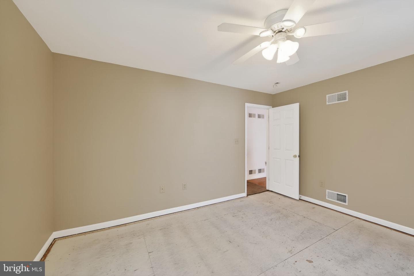 581 Rosehill Drive photo 21