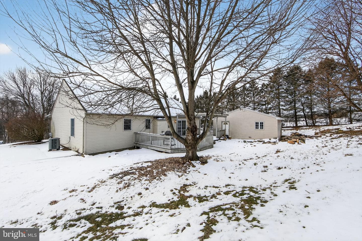 581 Rosehill Drive photo 23