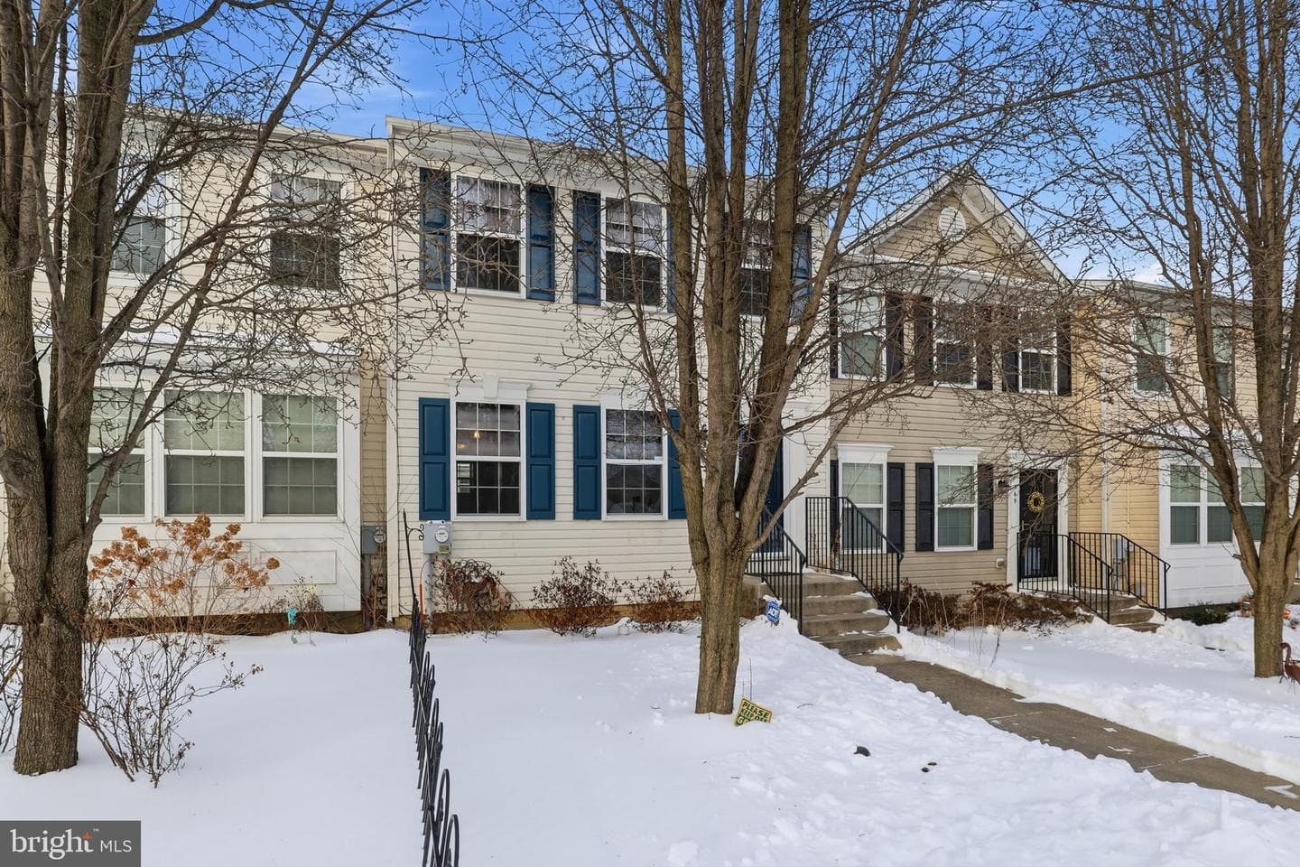 371 Dickens Drive photo 2